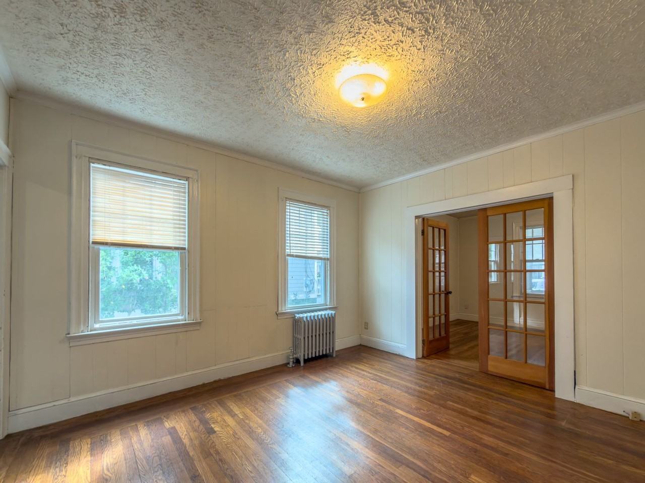 27 Cottage St - Photo 2 of 15