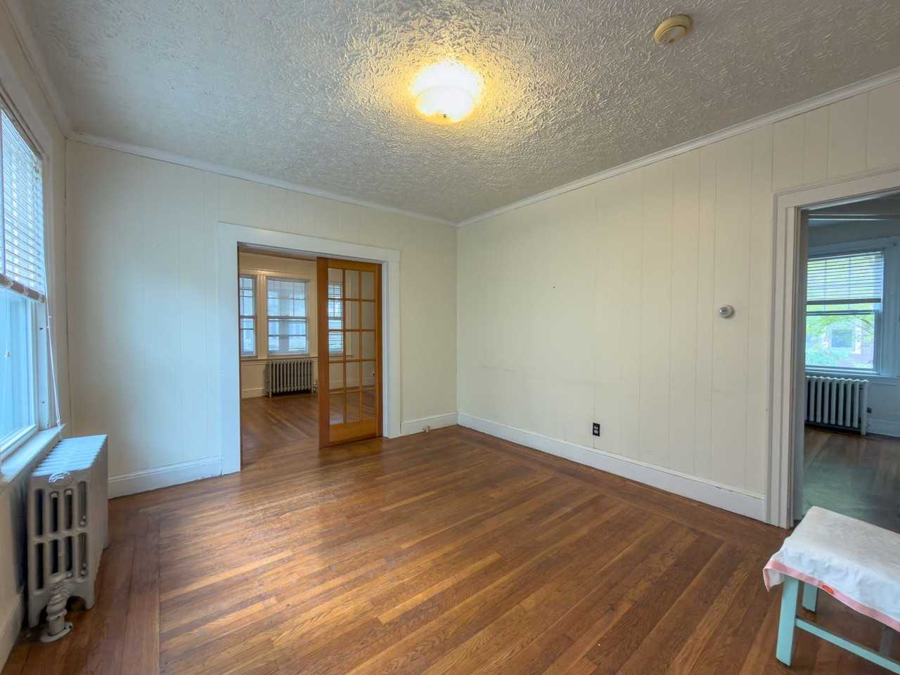 27 Cottage St - Photo 6 of 15