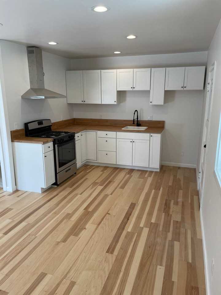 Comfortable and Classic Living in Lincoln Heights at 2216 Griffin Avenue - Photo 4 of 15