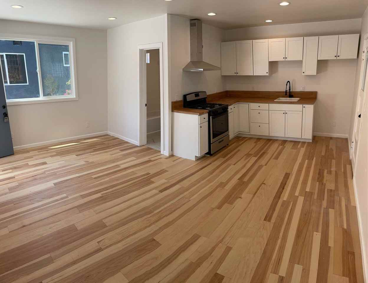Comfortable and Classic Living in Lincoln Heights at 2216 Griffin Avenue - Photo 5 of 15
