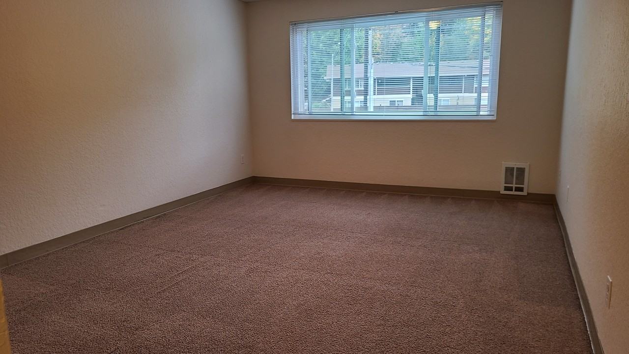 1625 S Kent Des Moines Rd #30