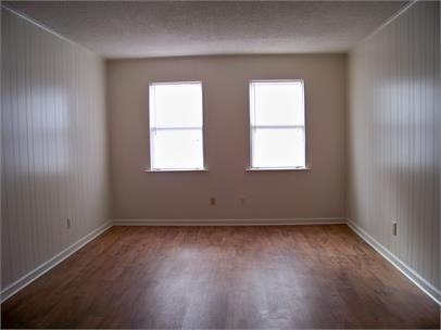 210 Shipman Rd #I - Photo 4 of 10