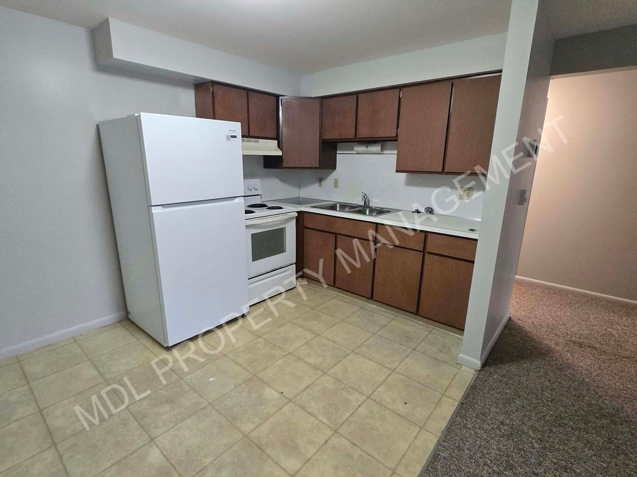 121 N Woodbridge - Photo 2 of 6