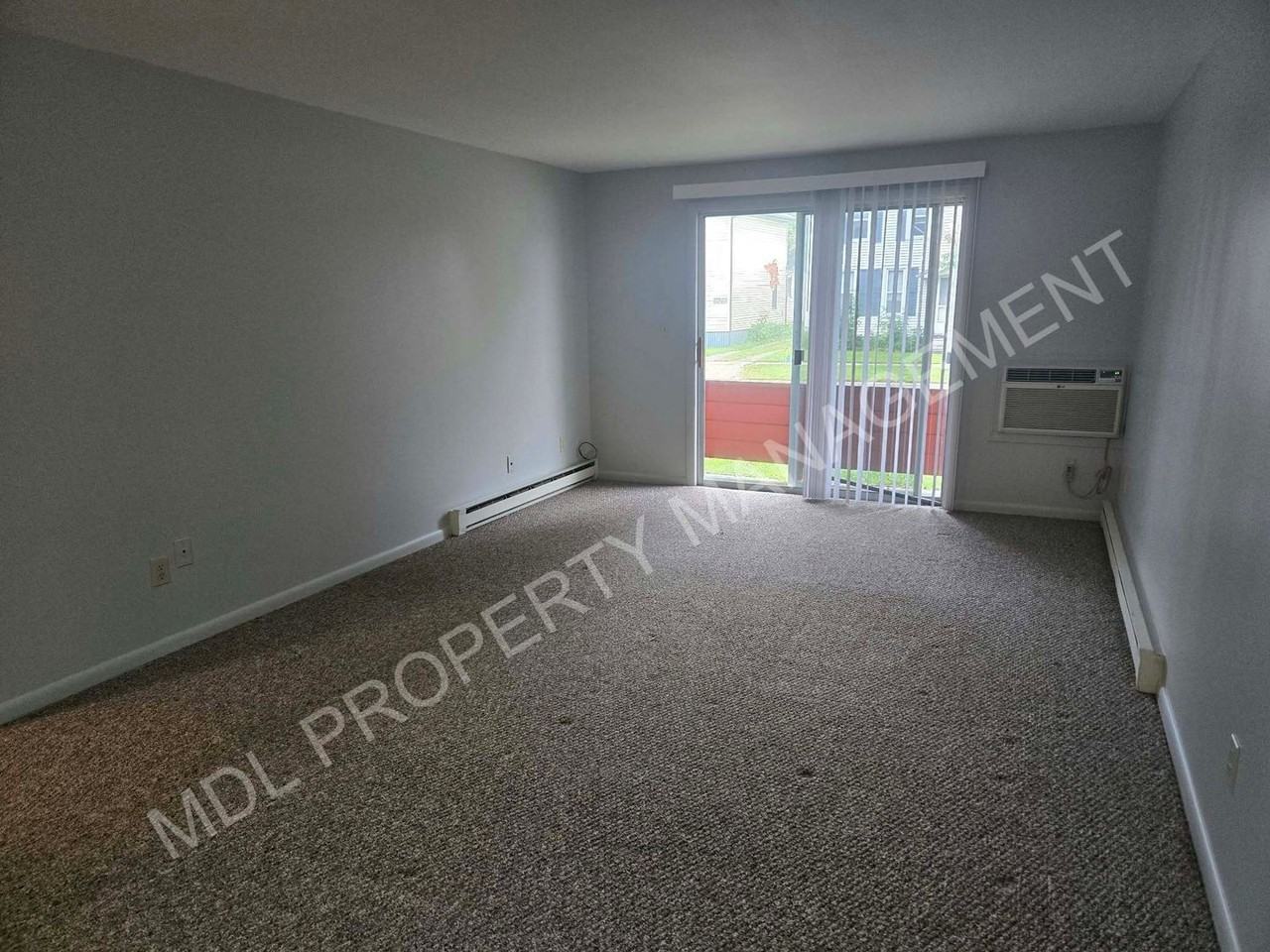 121 N Woodbridge - Photo 3 of 6