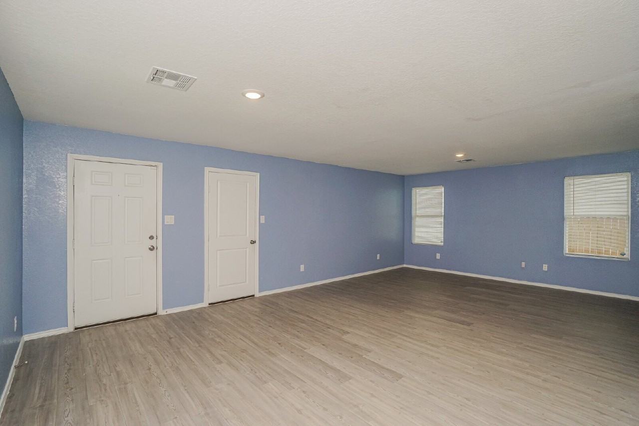 4110 Cross Current - Photo 4 of 20