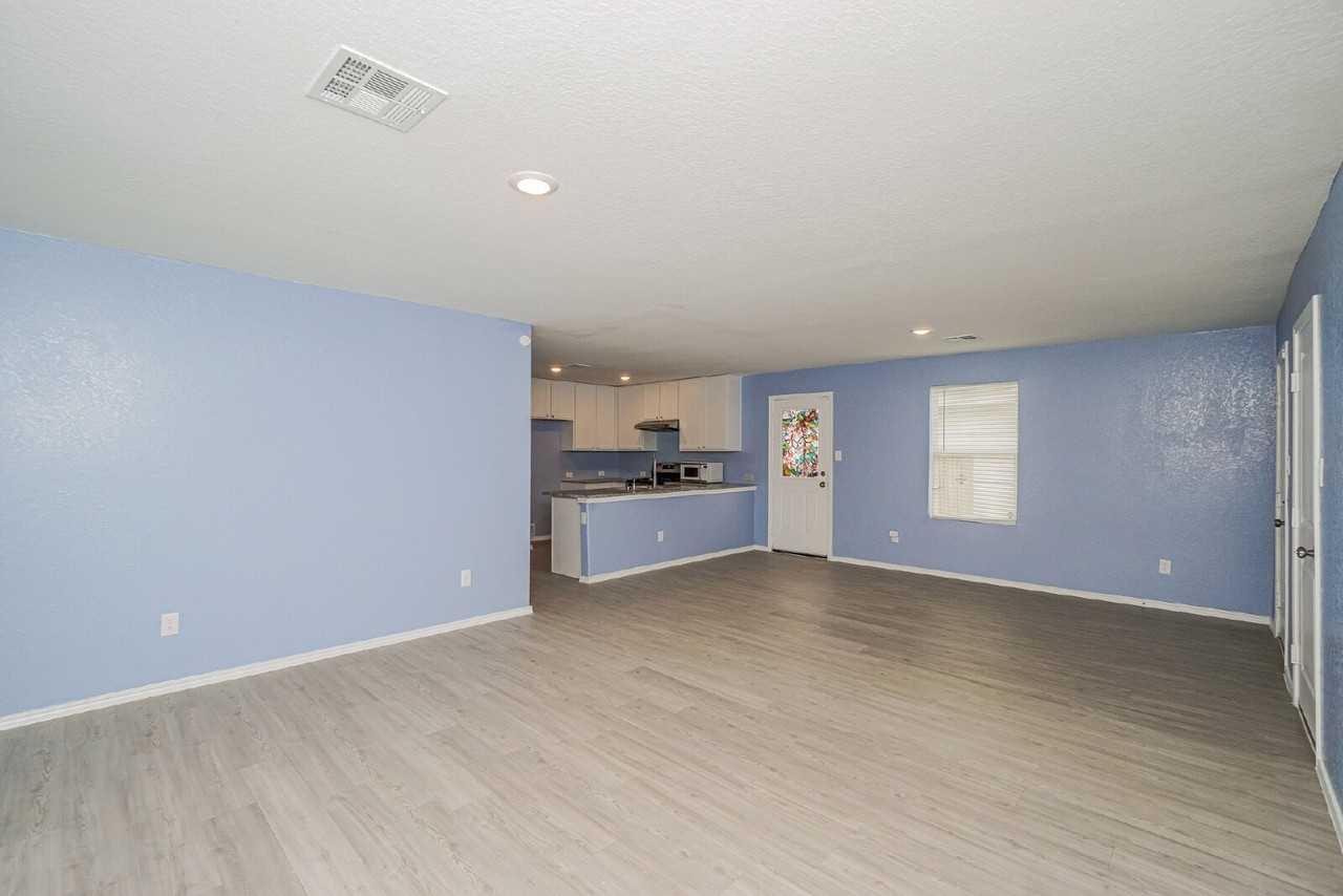 4110 Cross Current - Photo 5 of 20