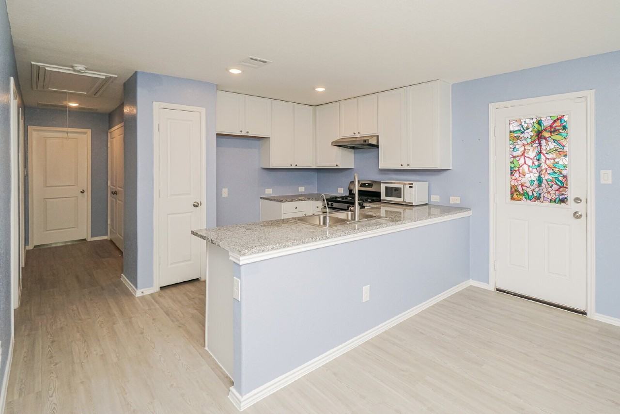 4110 Cross Current - Photo 7 of 20