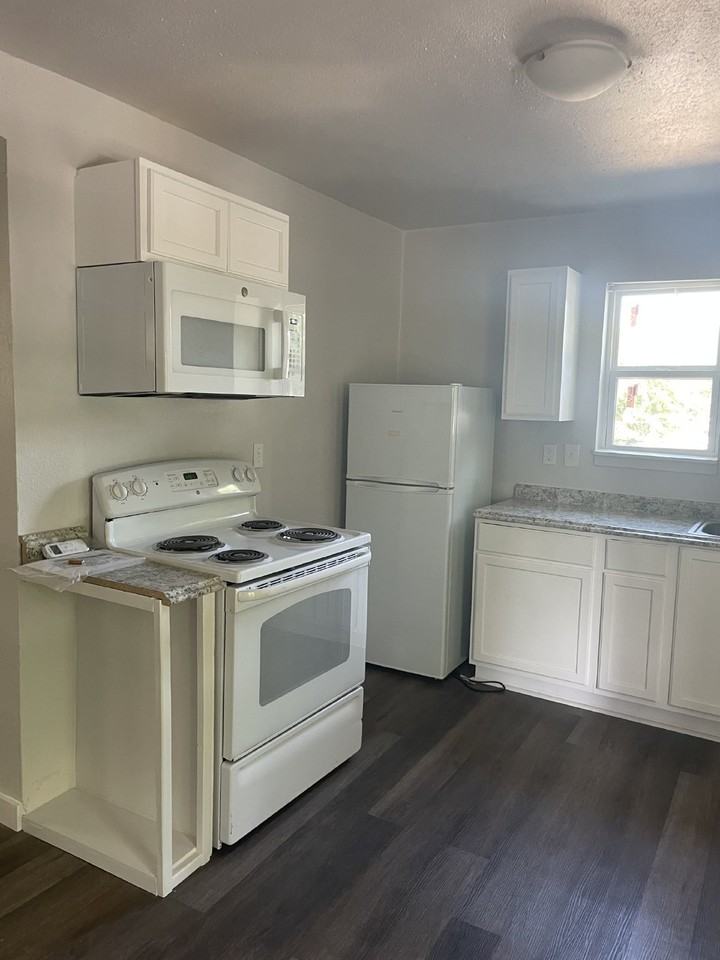 4818 Monterey St - Photo 2 of 16