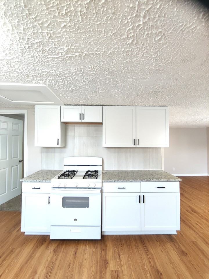 31 E Church St - Photo 3 of 13