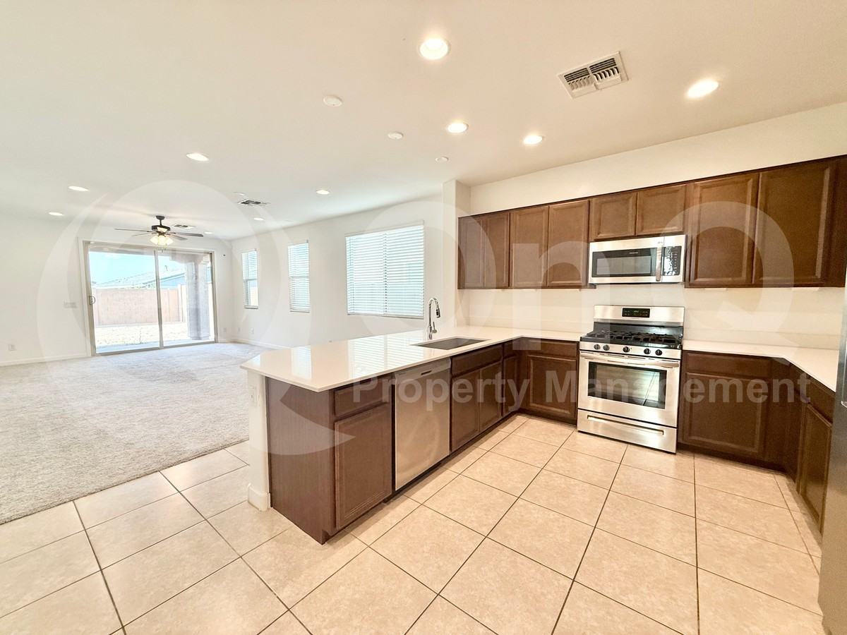 1236 E Irwin Ave - Photo 5 of 27