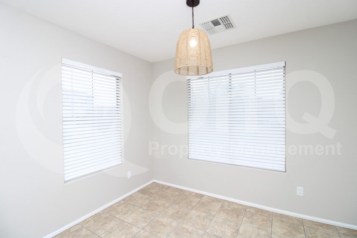 21304 N Shelby Ct - Photo 4 of 18