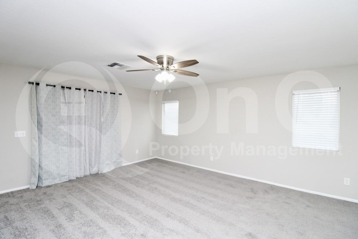 21304 N Shelby Ct - Photo 5 of 18