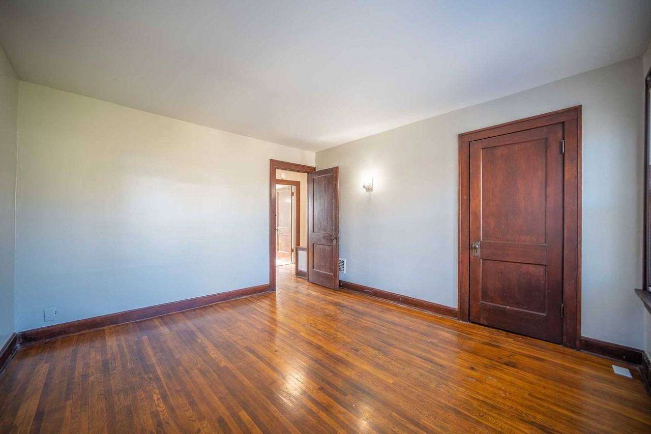 123 E 7th Ave - Photo 4 of 9