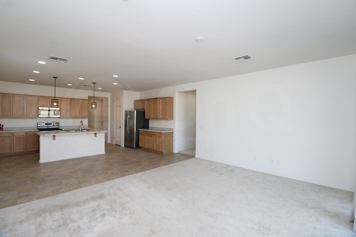1596 W Hopi Dr - Photo 6 of 23