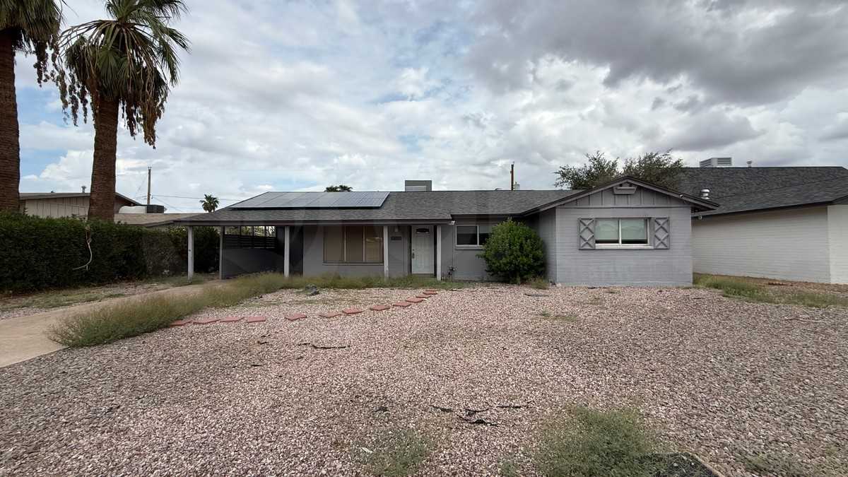 140 E Riviera Dr - Photo 2 of 22
