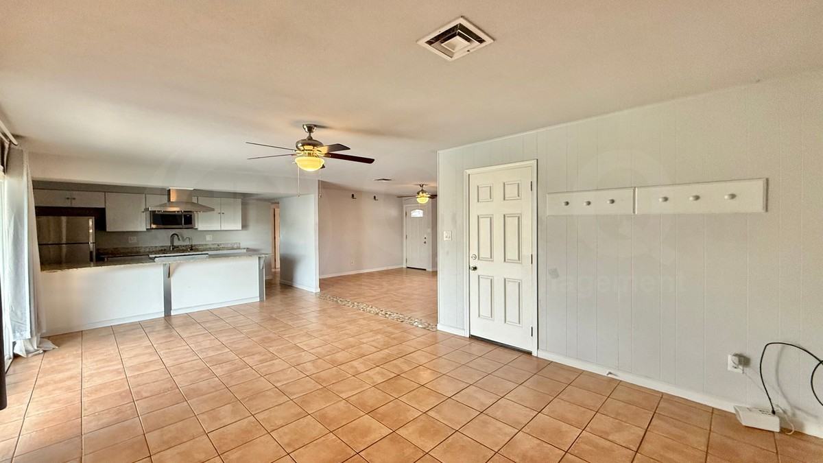 140 E Riviera Dr - Photo 7 of 22