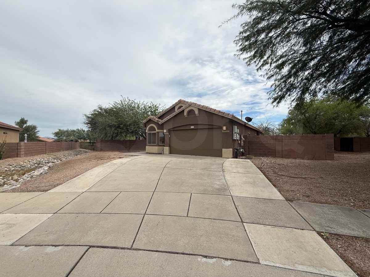 4147 W Diamond Butte Ct - Photo 3 of 6