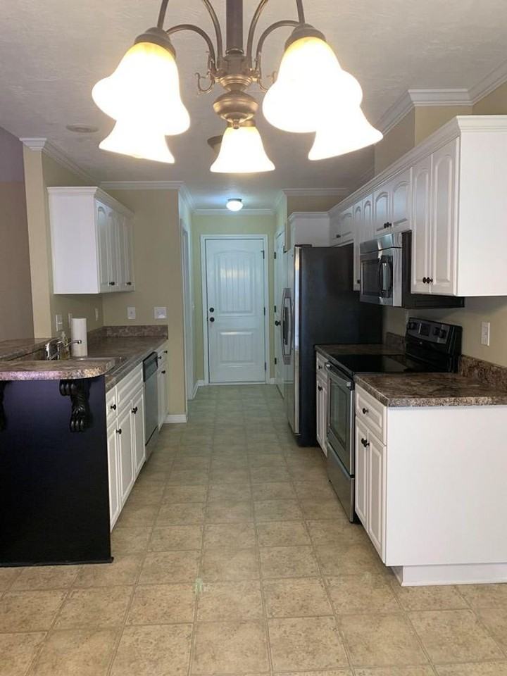 548 Lory Ln - Photo 4 of 10