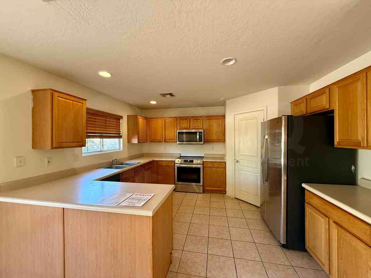 15346 W Laurel Ln - Photo 4 of 45