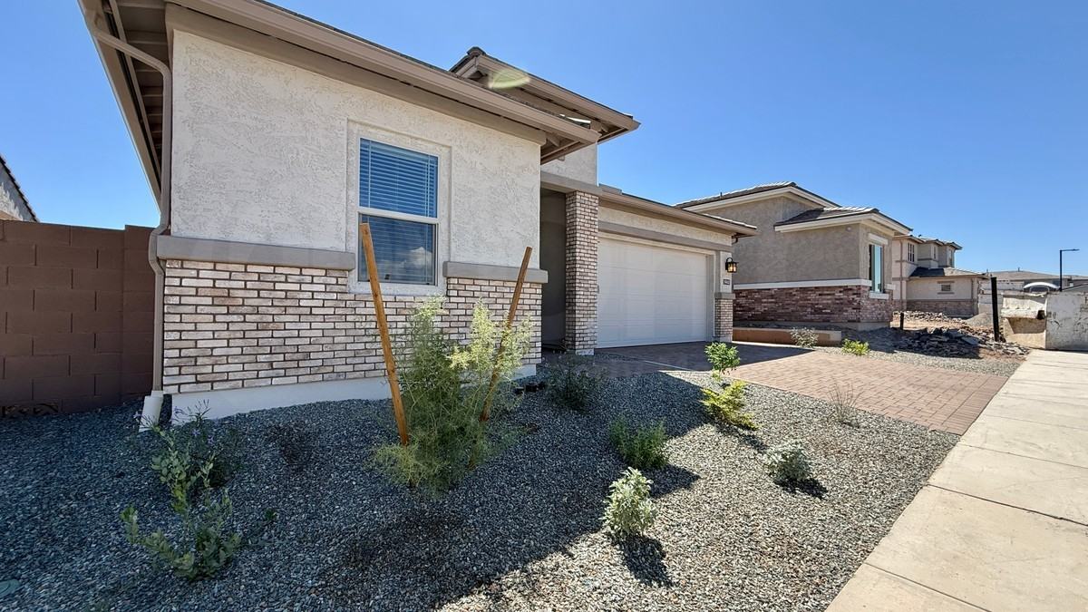 1943 E Caleb Rd - Photo 2 of 37