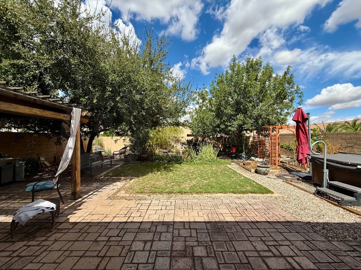 1628 W Fruit Tree Ct - Photo 2 of 37