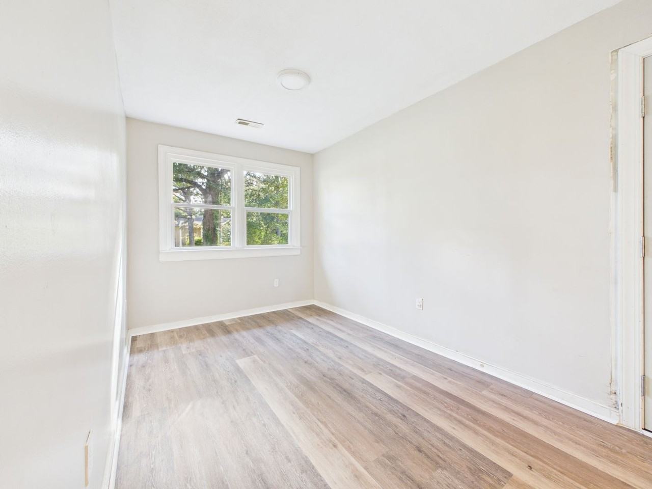 4220 Terminal Ave - Photo 4 of 15