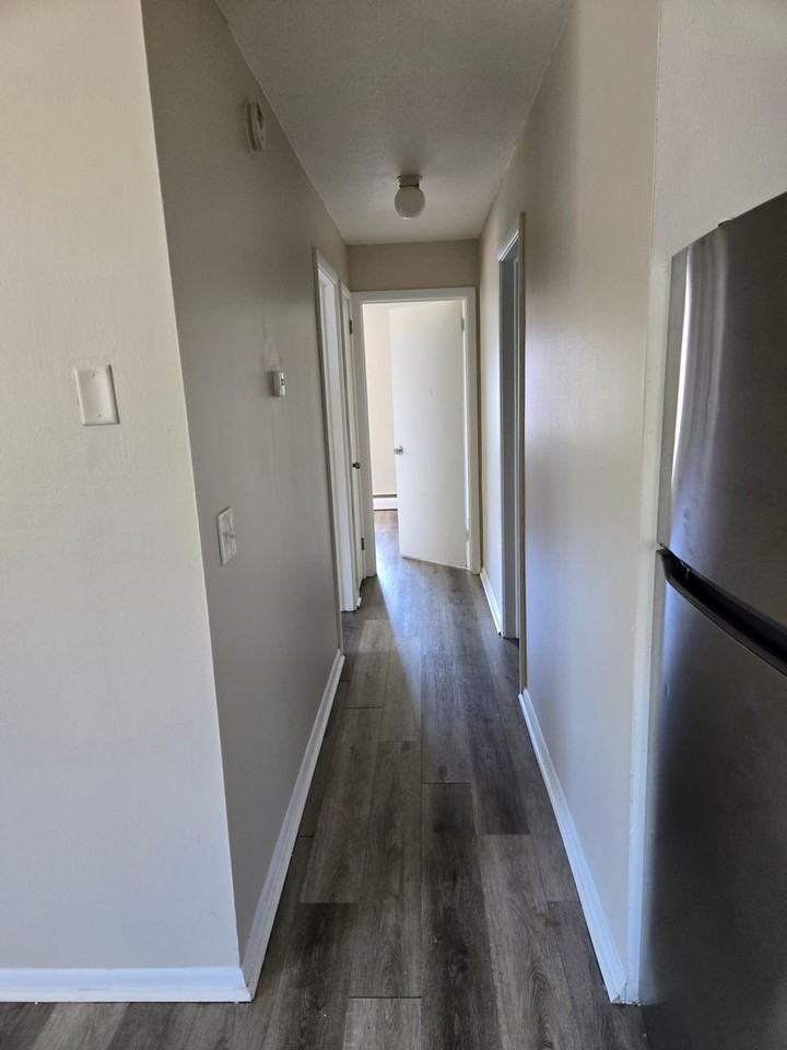 6541 2nd St Ne #3 - Photo 5 of 10