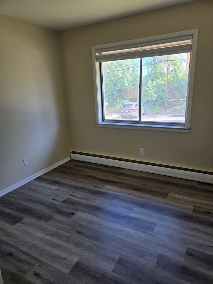 6541 2nd St Ne #3 - Photo 7 of 10