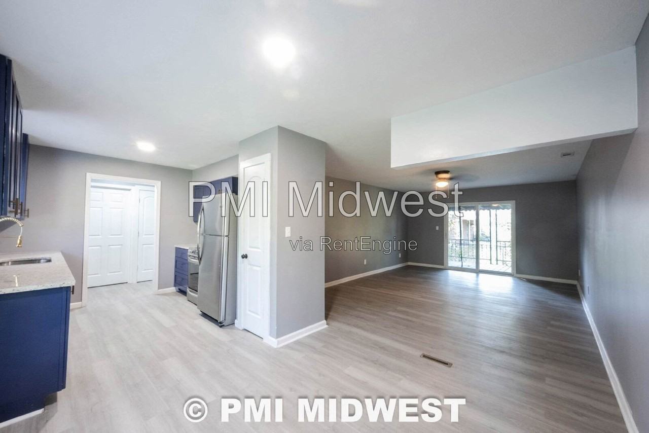 5703 E 17th St - Photo 7 of 22