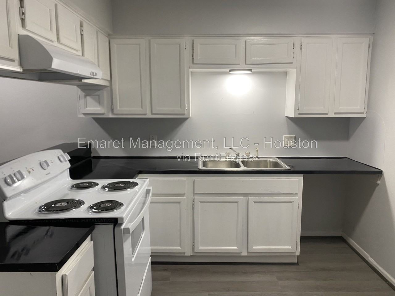 102 Oakdale Ct - Photo 4 of 18