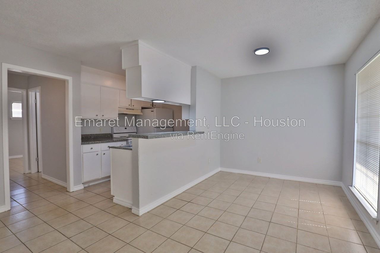 310 Yaupon St #106 - Photo 5 of 15