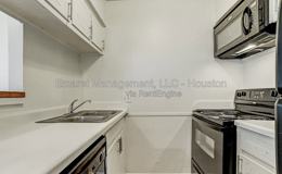 202 Cole St - Photo 1 of 1