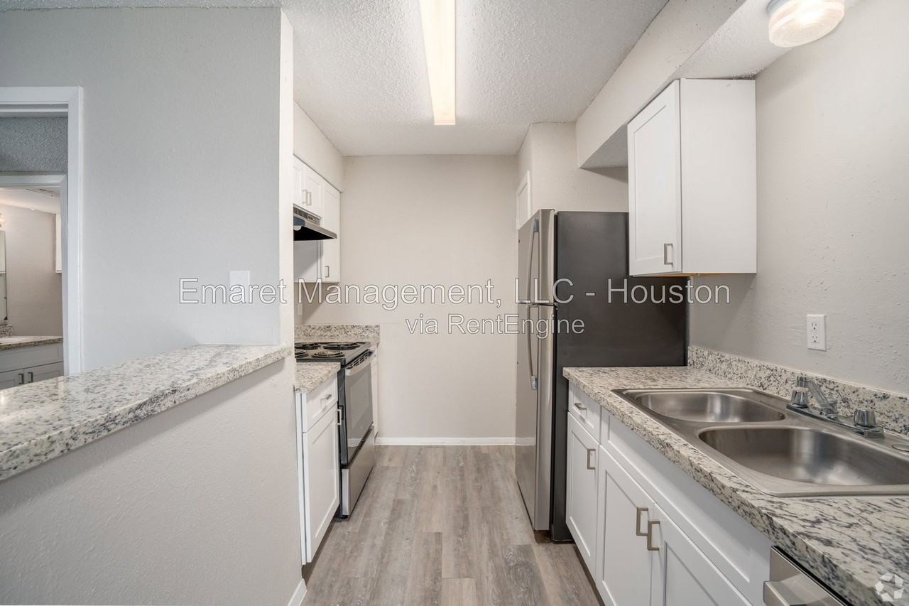 101 Hackberry St #506 - Photo 2 of 18