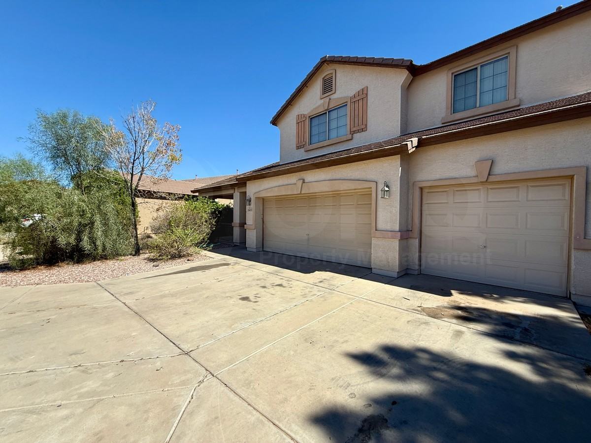 15621 N 182nd Ln - Photo 2 of 28