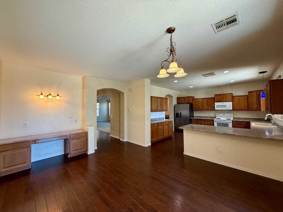 15621 N 182nd Ln - Photo 4 of 28