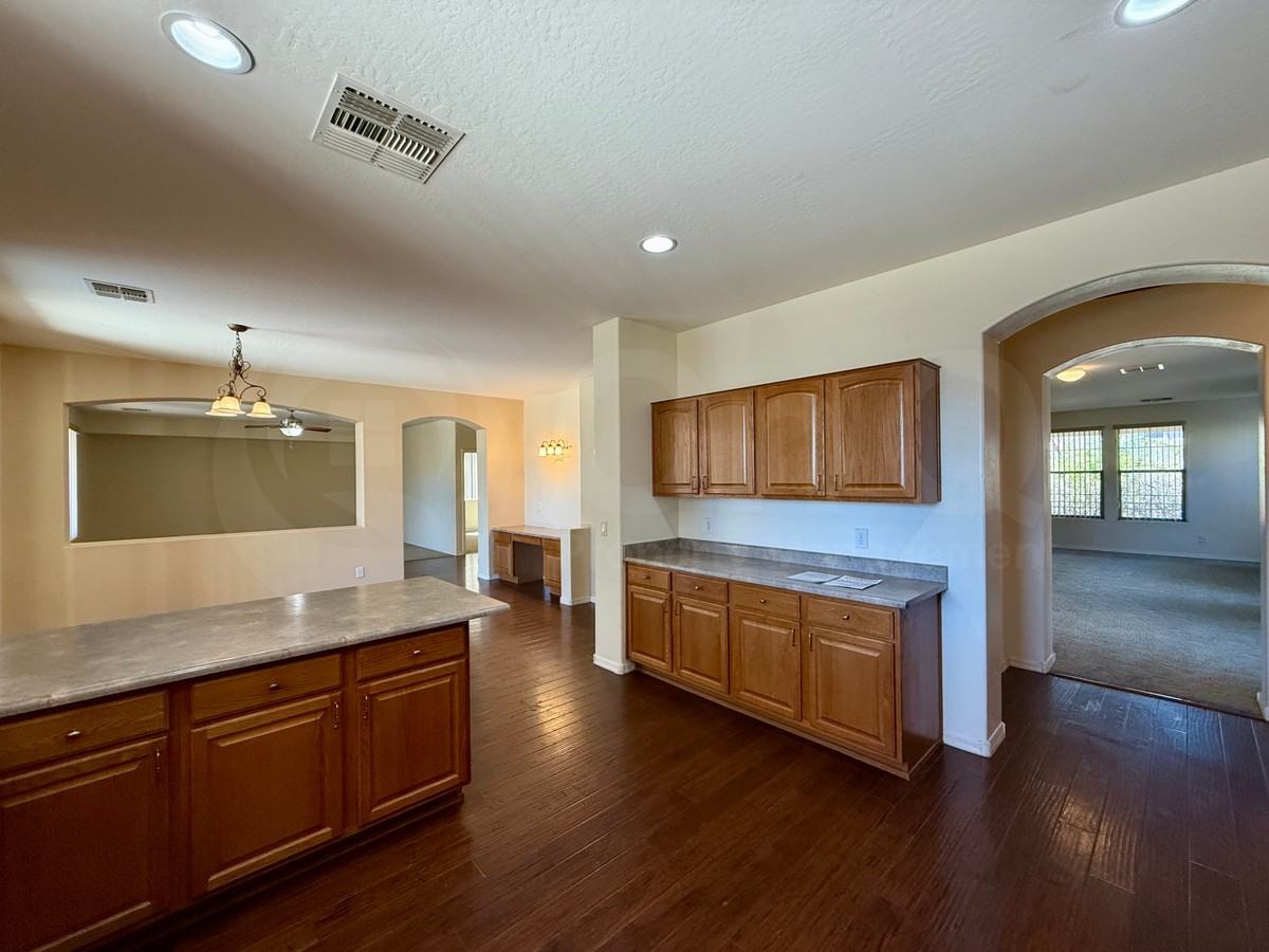 15621 N 182nd Ln - Photo 5 of 28
