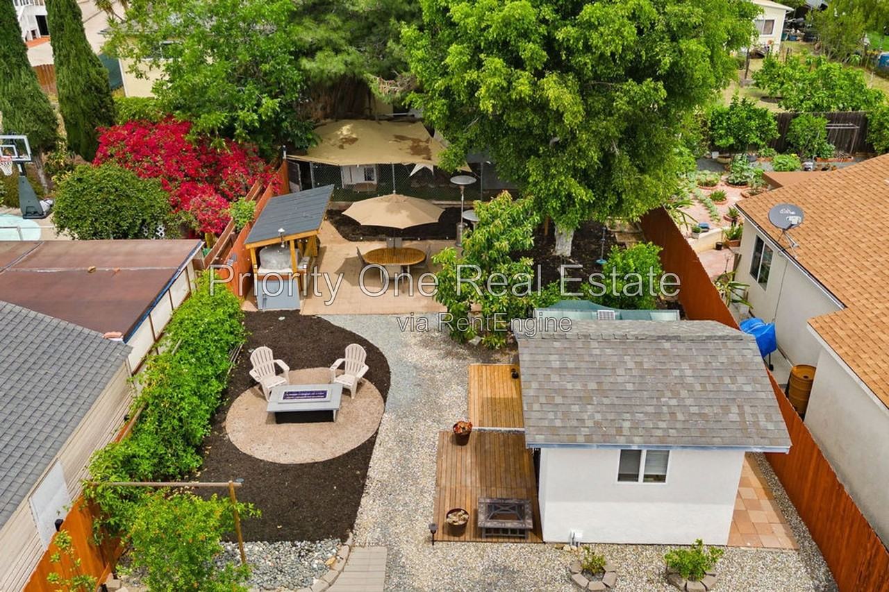 7354 Colony Rd - Photo 5 of 49