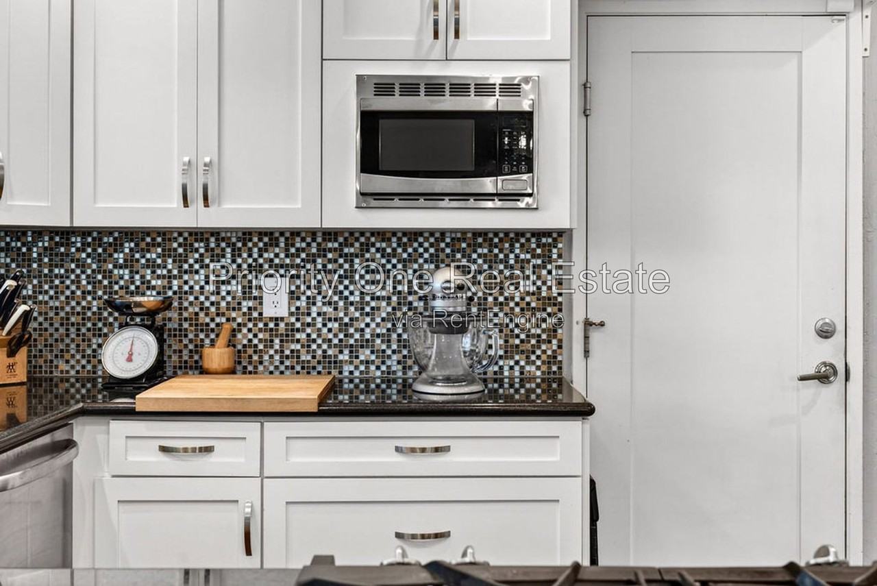 7354 Colony Rd - Photo 6 of 49