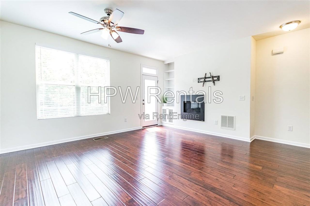 3917 Brokenshire St - Photo 4 of 17