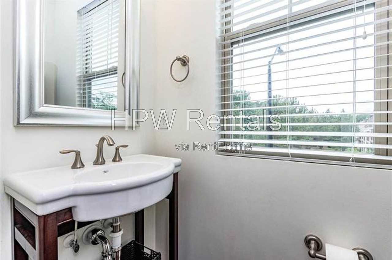 3917 Brokenshire St - Photo 5 of 17
