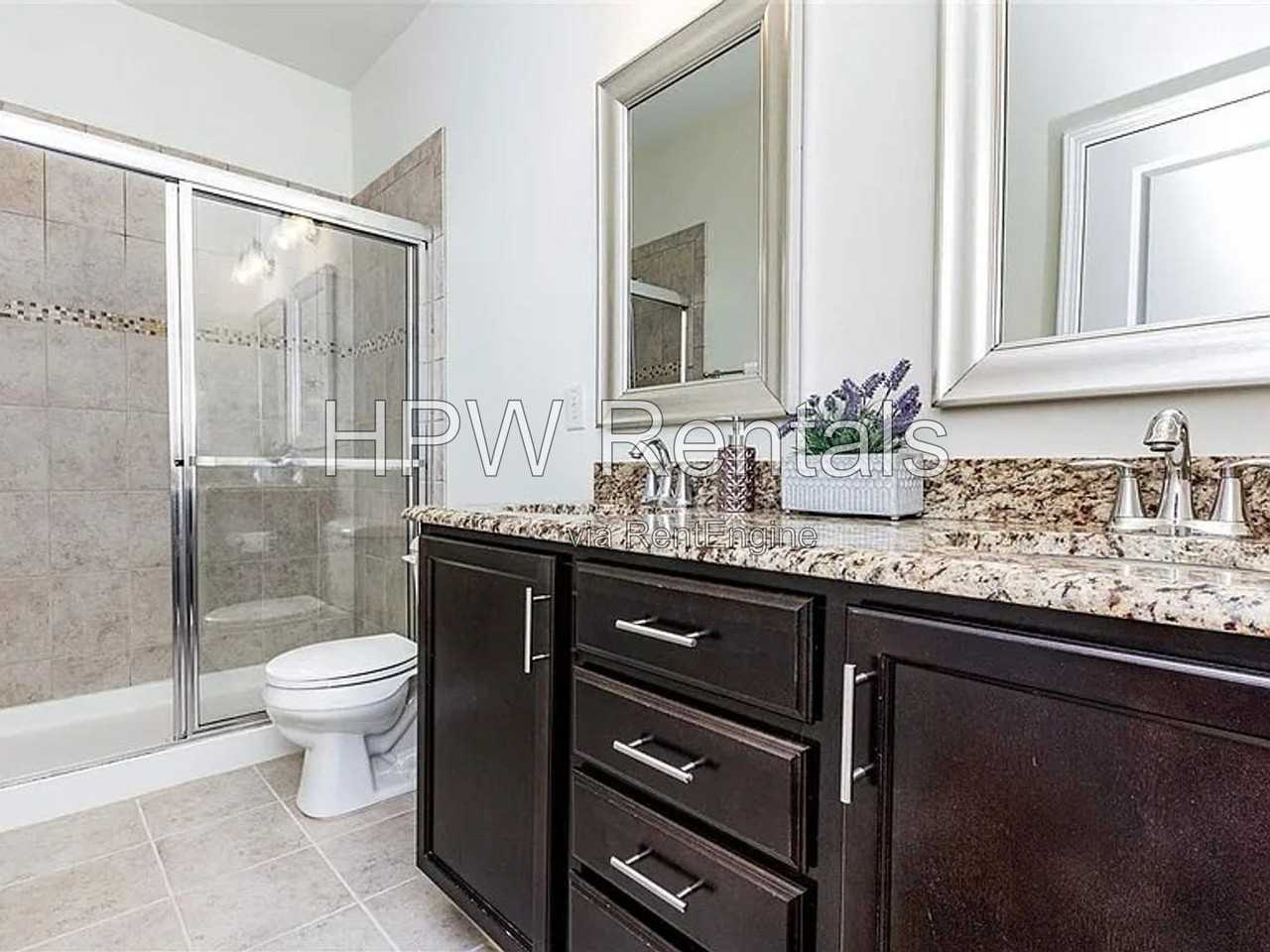 3917 Brokenshire St - Photo 7 of 17