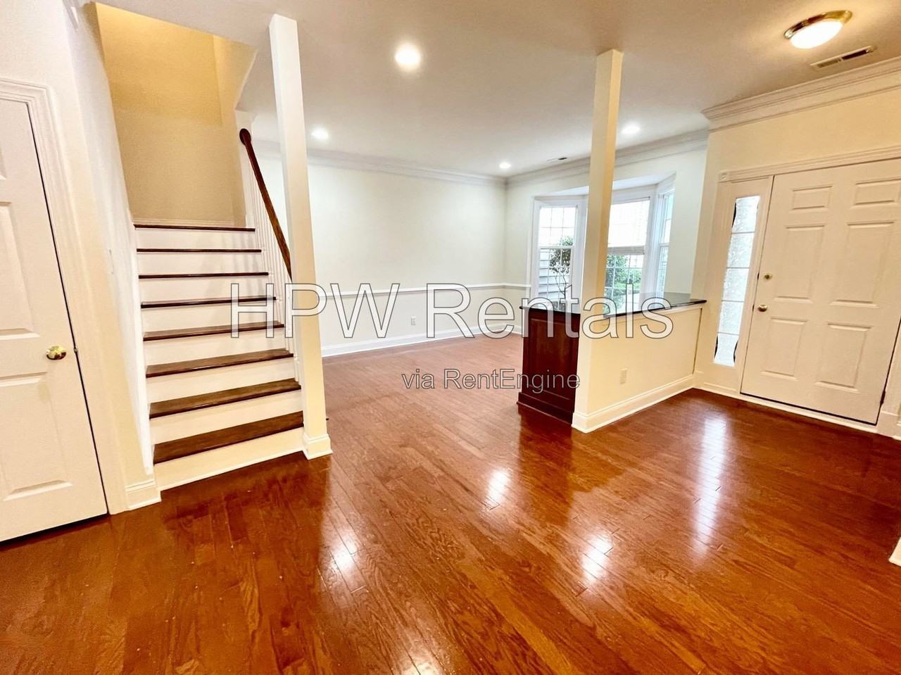 9519 Dellbrook Ct - Photo 2 of 30