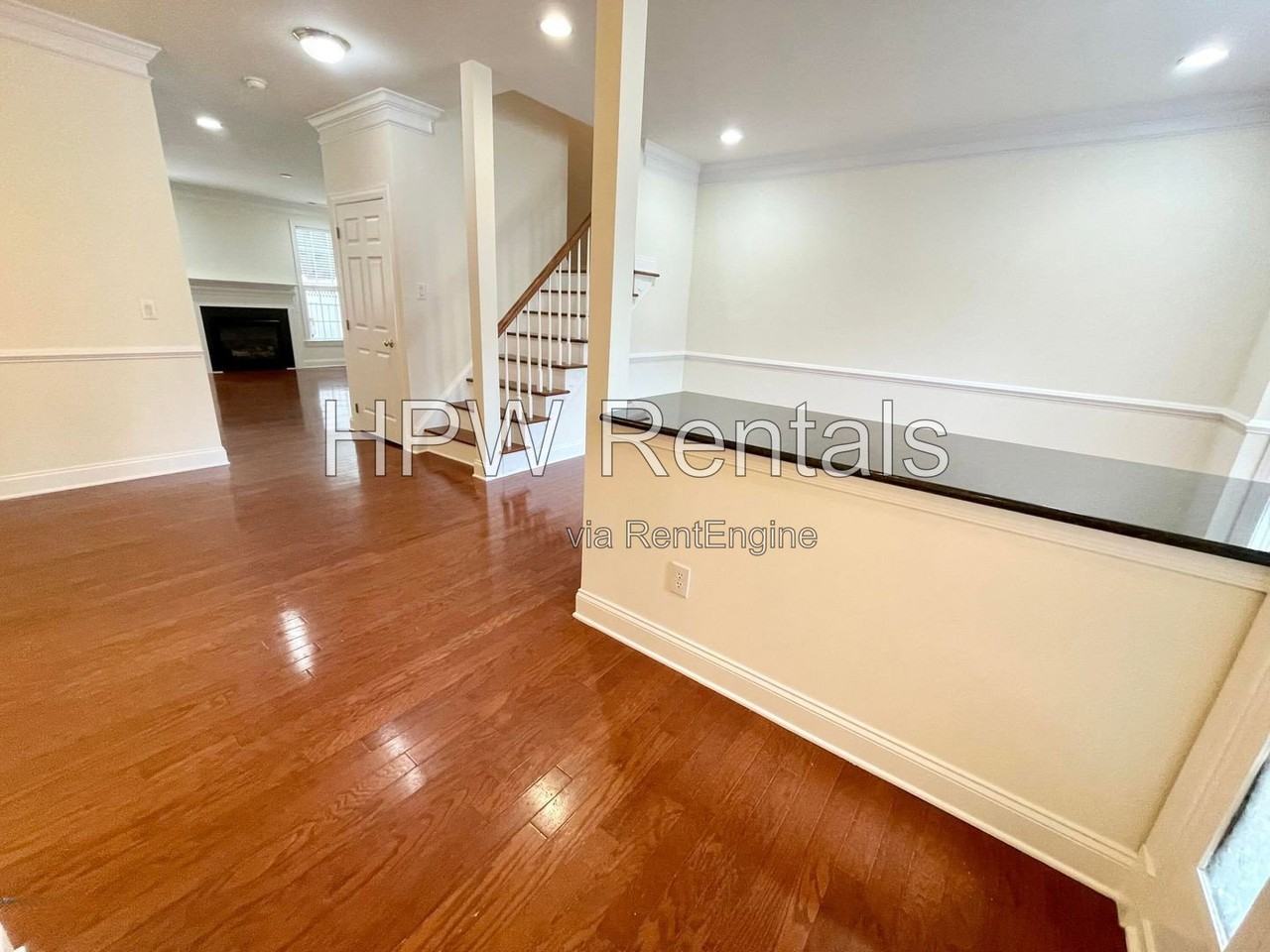9519 Dellbrook Ct - Photo 4 of 30