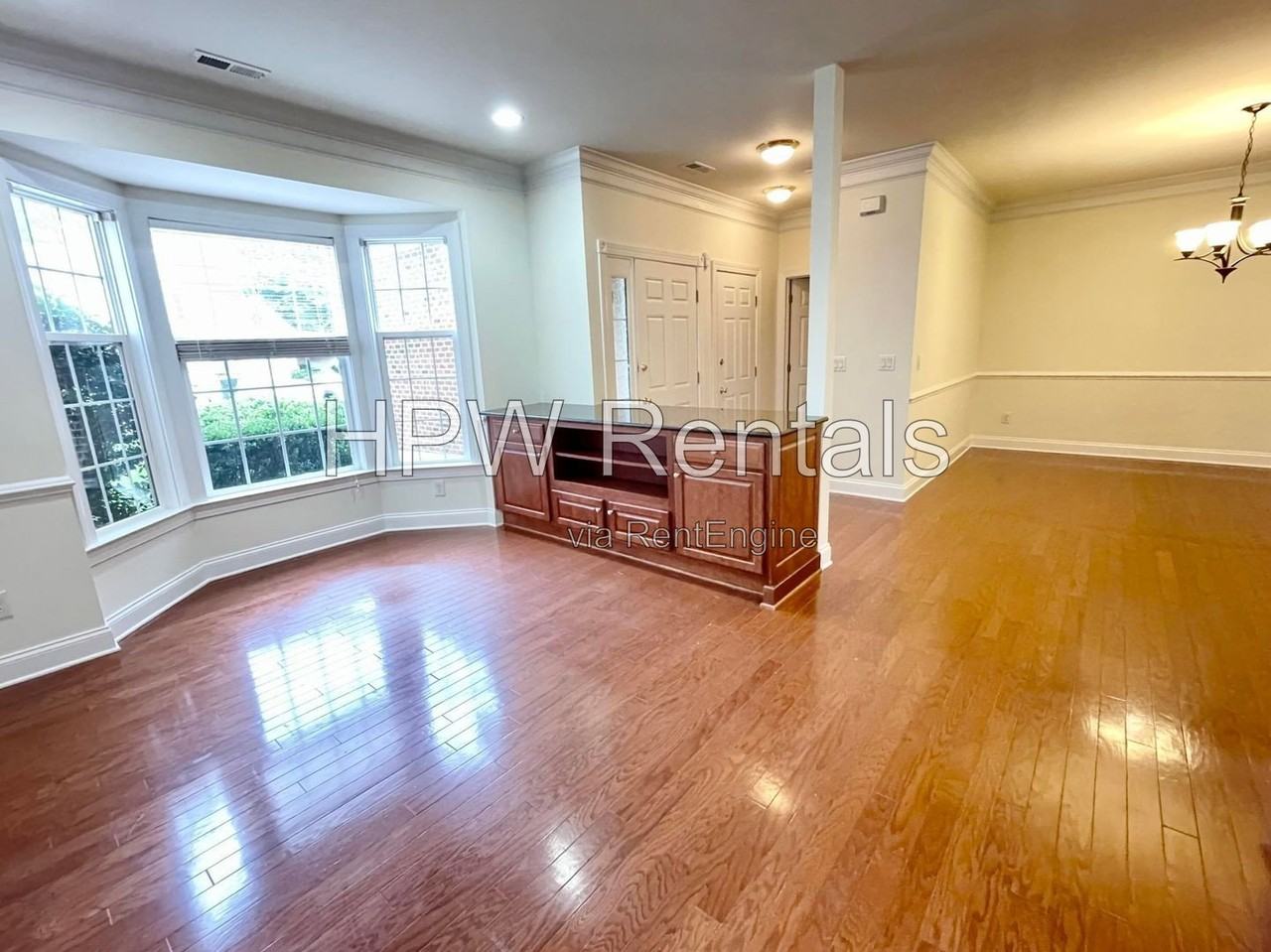 9519 Dellbrook Ct - Photo 5 of 30