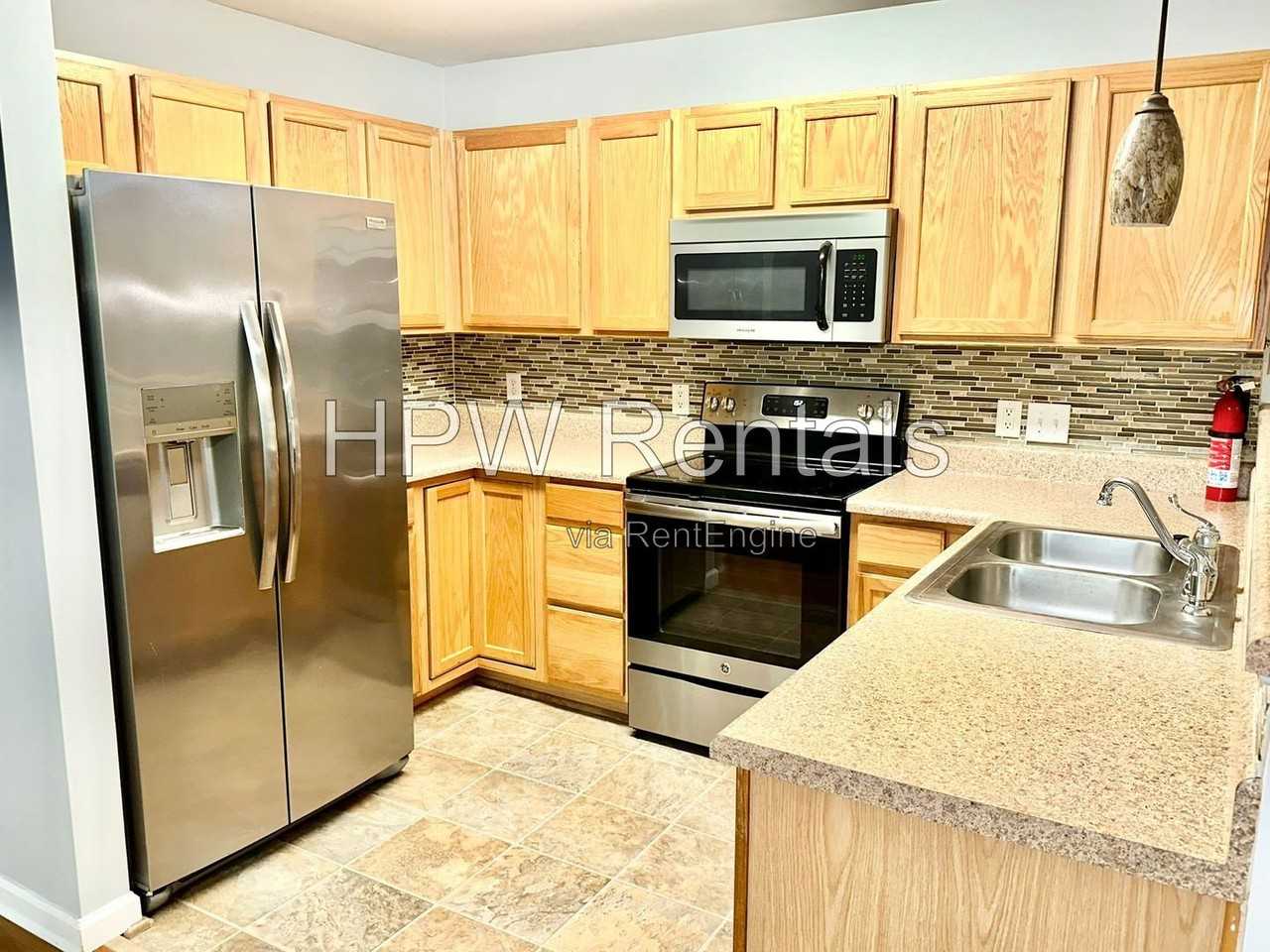2800 Trailwood Pines Ln #202 - Photo 2 of 18