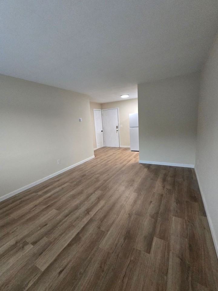 3950 W 126th St #304 - Photo 6 of 9