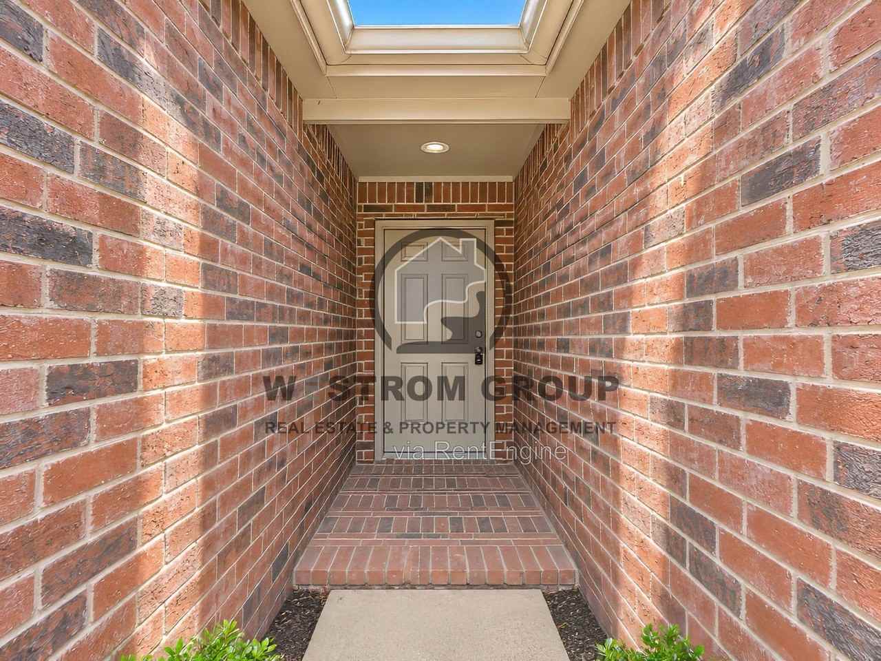 3208 Brixton Dr - Photo 5 of 36