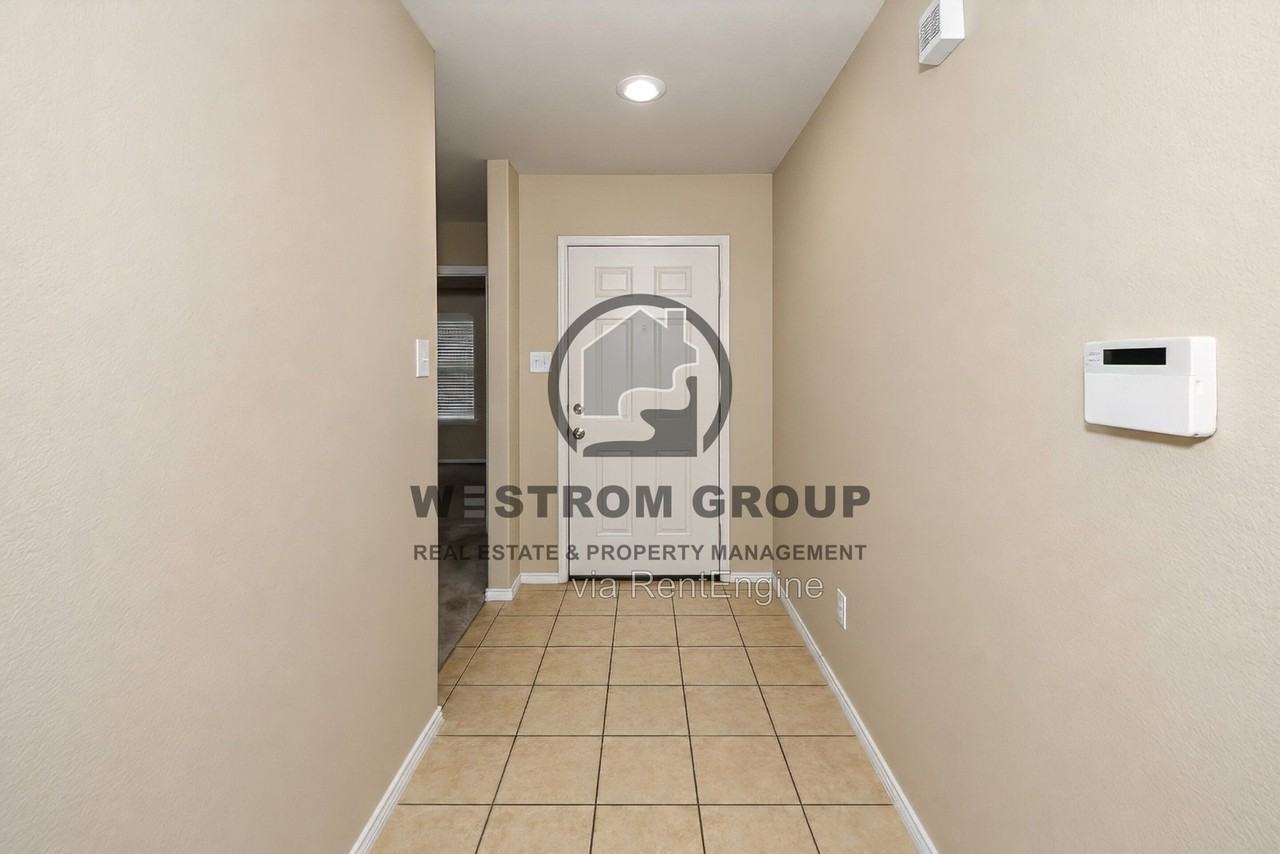 3208 Brixton Dr - Photo 6 of 36