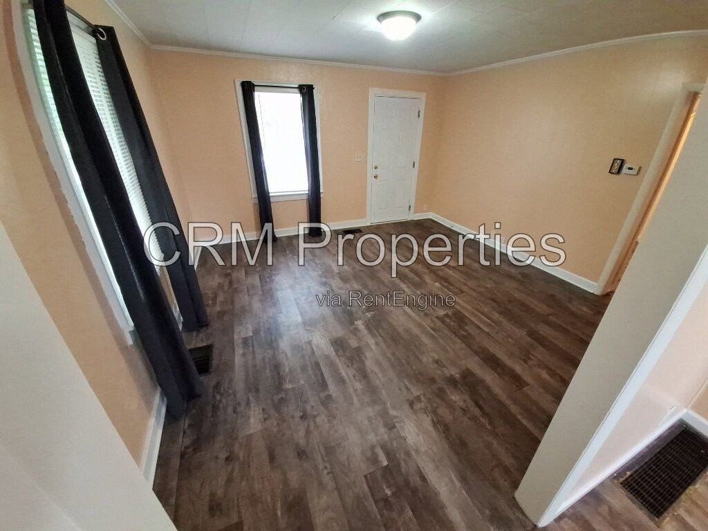 1524 N Leeds St - Photo 4 of 22