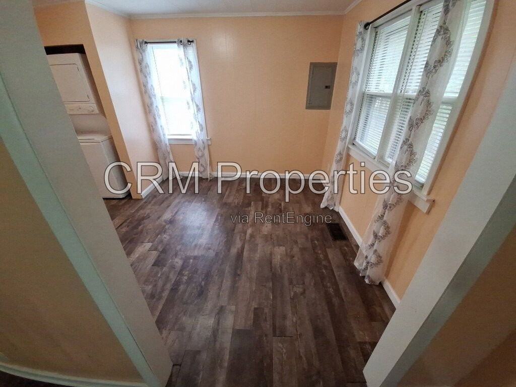 1524 N Leeds St - Photo 5 of 22